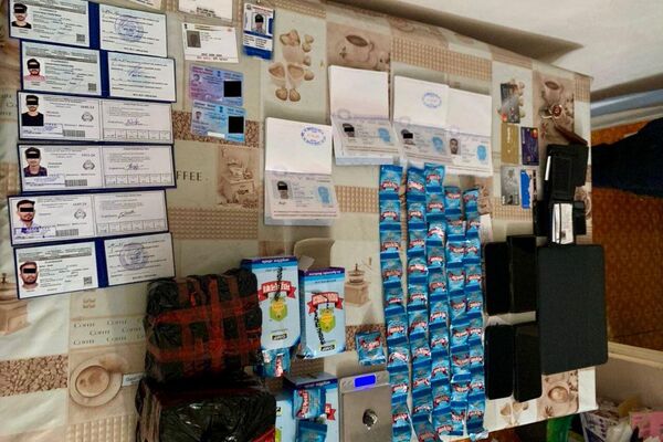 Госкомитет национальной безопасности КР выявил канал поставки наркотиков из Индии, задержаны два иностранных студента - Sputnik Кыргызстан
