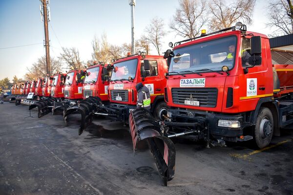 Кар күрөөгө 92 атайын техника колдонулуп, 1000ден ашуун жумушчу чыгат - Sputnik Кыргызстан