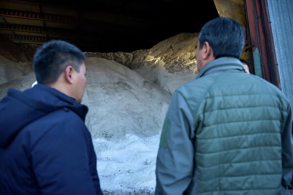 Бишкектин мэри Айбек Жунушалиев &quot;Тазалык&quot; ишканасы кышка даяр экенин билдирди - Sputnik Кыргызстан