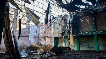 Последствия пожара в здании бывшего кинотеатра "Чатыр-Куль" в Бишкеке