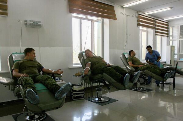 Военнослужащие авиабазы в Канте сдали кровь по случаю Дня памяти и предков
 - Sputnik Кыргызстан