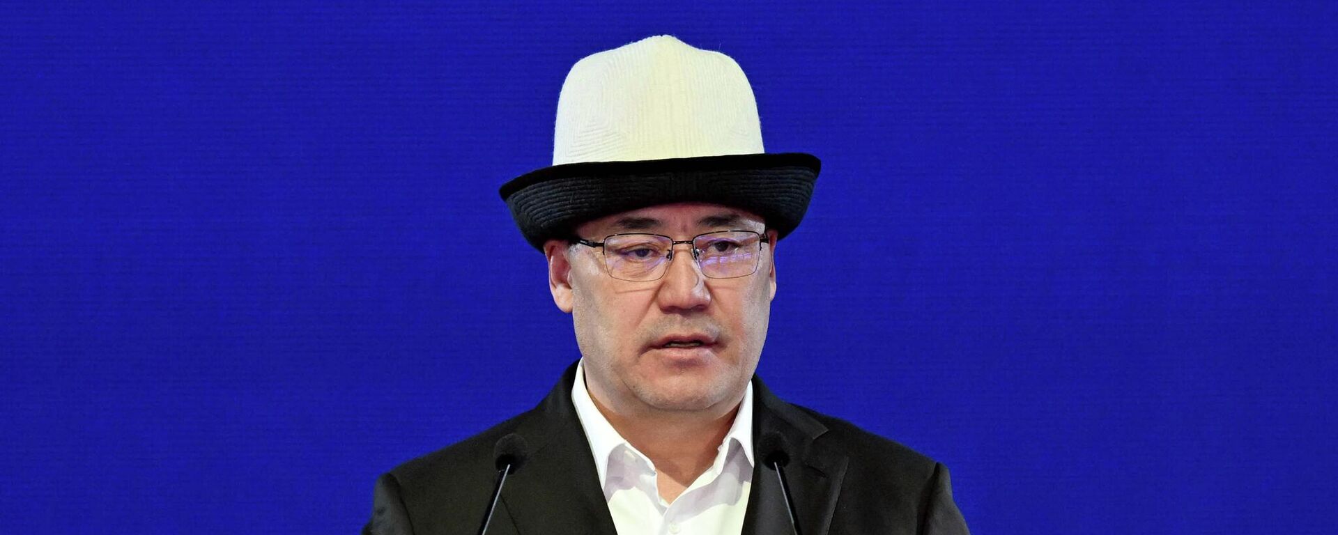 Президент Садыр Жапаров на церемонии открытия объекта в рамках молодежного форума Кыялымдагы Кыргызстан - Sputnik Кыргызстан, 1920, 10.11.2025