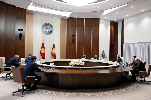 Садыр Жапаров Кыргызстан менен Россиянын ортосундагы саясий байланыштардын активдүү динамикасына канааттанарын айтты - Sputnik Кыргызстан