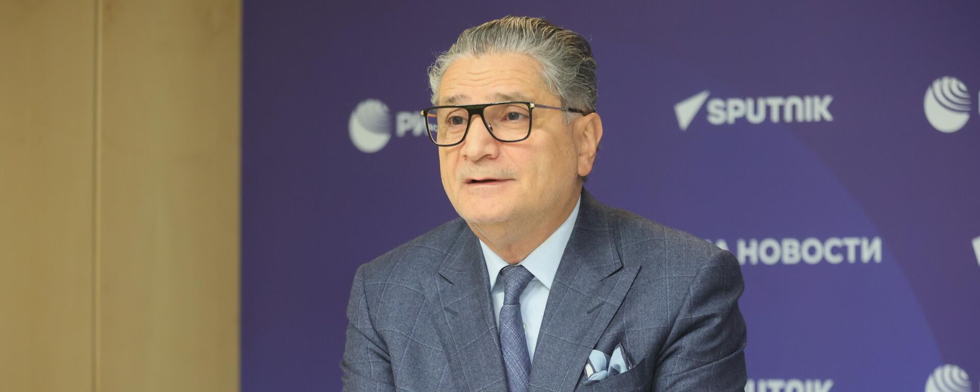 Куратор Фонда цифровых инициатив ЕАБР Тигран Саркисян - Sputnik Кыргызстан, 1920, 12.11.2025