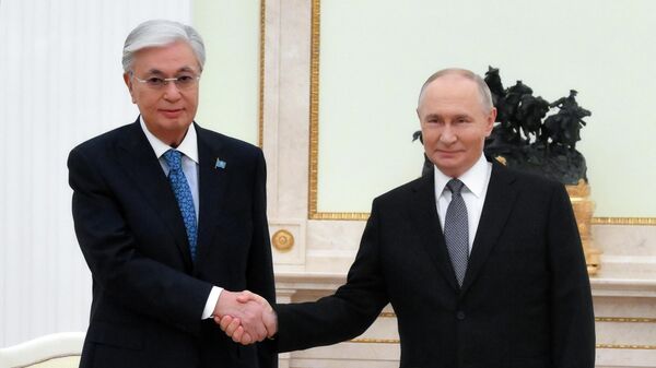 Владимир Путин провел переговоры с с Касым-Жомартом Токаевым - Sputnik Кыргызстан