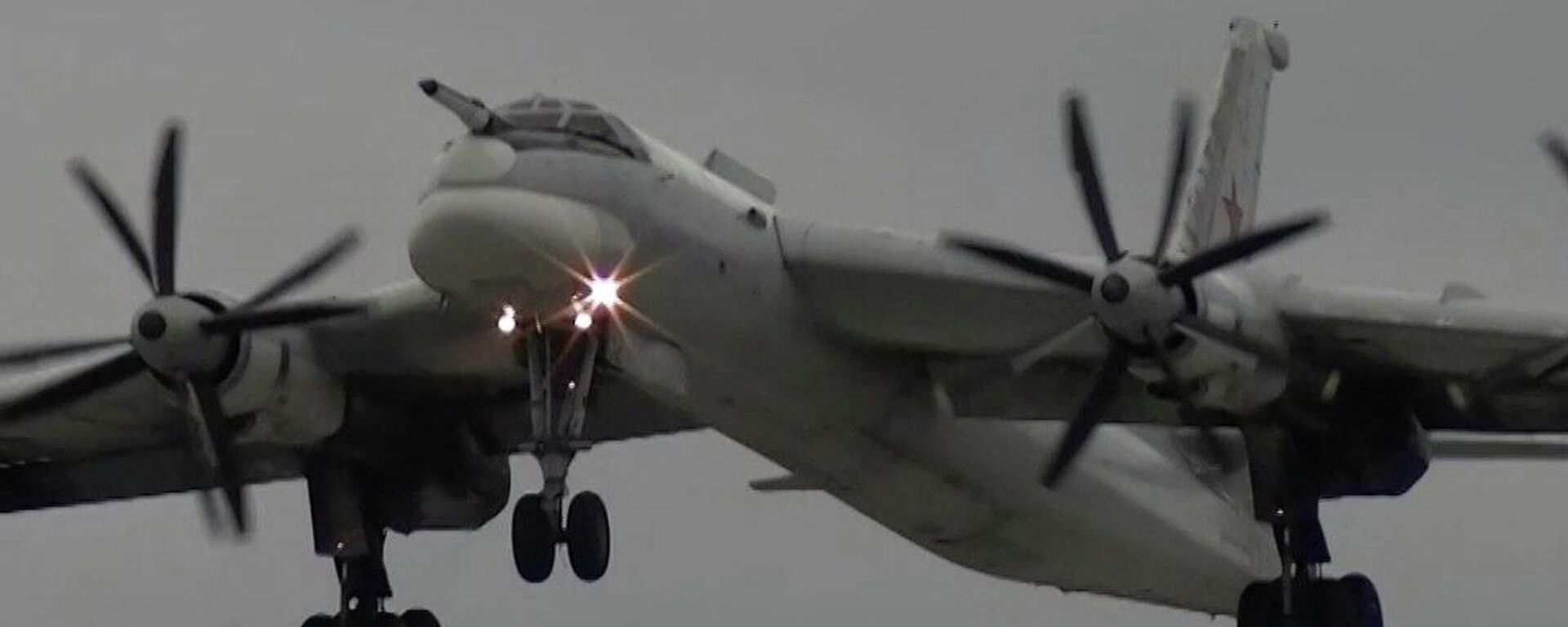 Ту-95тин тарыхы, кылымга жакын созулган сапар. Тарыхый видео - Sputnik Кыргызстан, 1920, 12.11.2025