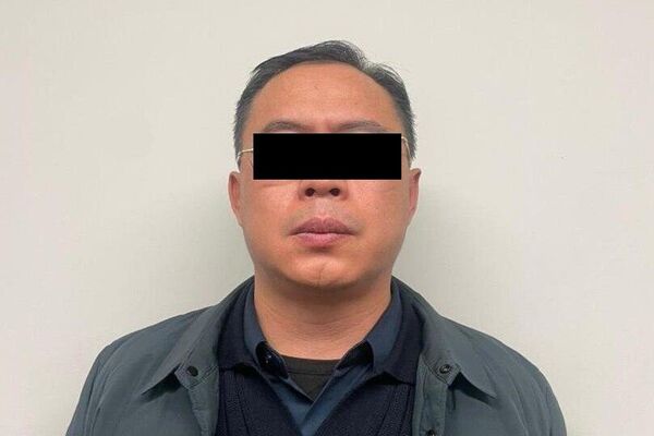 Ал жерде кыз-келиндер чет элдиктерге төшөк кызматын көрсөтүп турган. Текшерүүнүн жүрүшүндө бул жайдын ээси да чет элдик Ж.И. аттуу адам болгону аныкталды. - Sputnik Кыргызстан