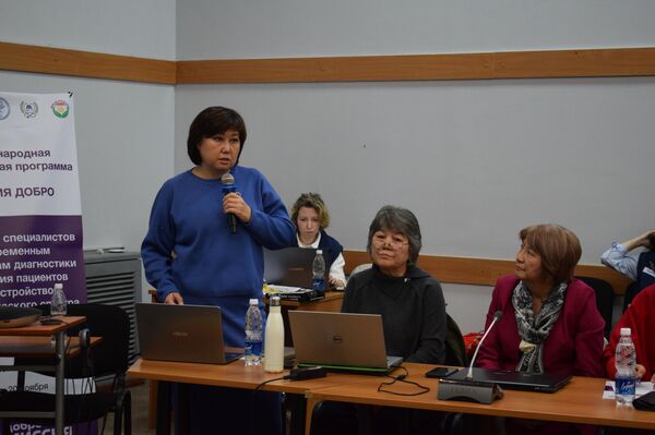 В Бишкеке сегодня стартовала международная волонтерская программа &quot;Миссия Добро&quot;, организованная Министерством здравоохранения КР совместно с Россотрудничеством и ассоциацией &quot;Добро.рф&quot; при поддержке общественного фонда &quot;Дени сак уй-було плюс&quot; - Sputnik Кыргызстан