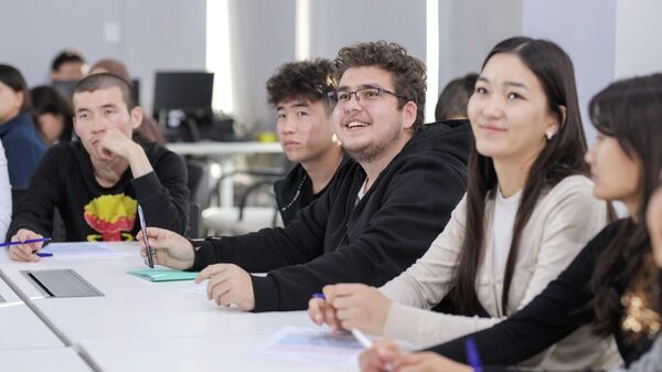 Участники международной викторины Global Atomic Quiz 2025 в Бишкеке - Sputnik Кыргызстан