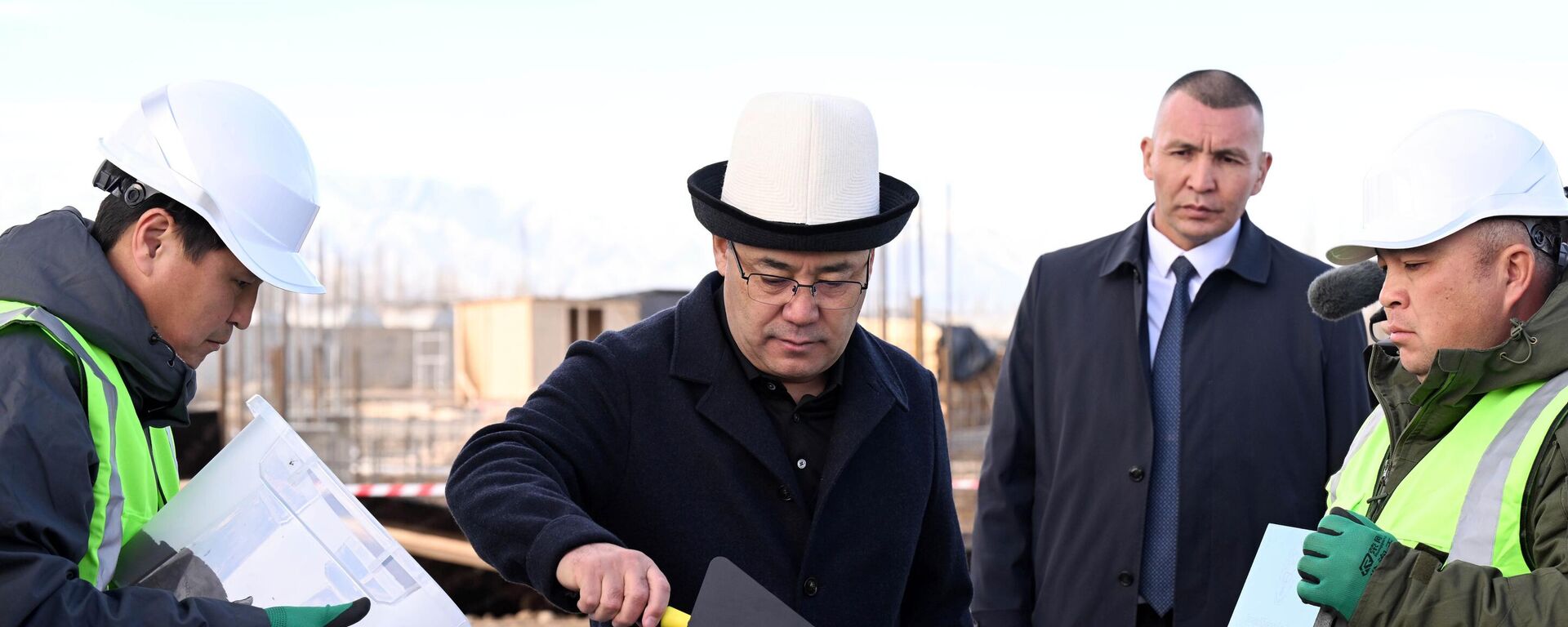 Церемония закладки капсулы под строительство центра Баластан в Таласе - Sputnik Кыргызстан, 1920, 13.11.2025