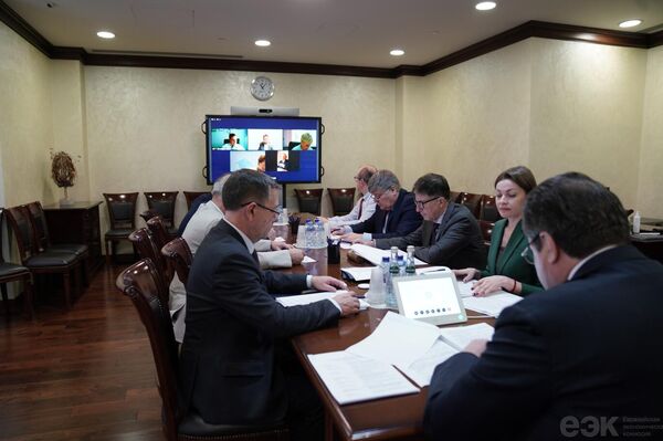 Члены Консультативного комитета обсудили новую программу совместных действий государств ЕАЭС до 2030-го, которую планируют утвердить главы правительств в следующем году - Sputnik Кыргызстан