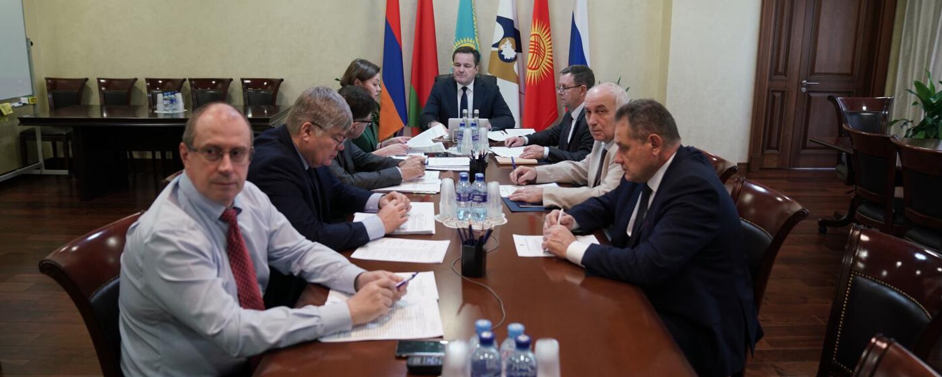 Заседание Консультативного комитета по вопросам защиты прав потребителей ЕЭК - Sputnik Кыргызстан, 1920, 13.11.2025