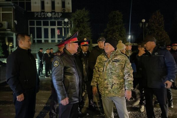 Ошто түнкү саат 22:00дө жабылбаган кафе-ресторандарга бир айга жарык жана суу өчүрүлөт - Sputnik Кыргызстан