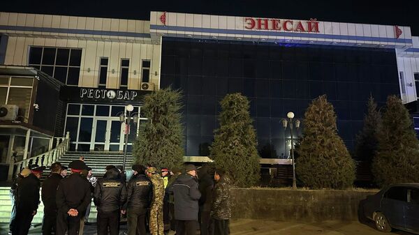 Вечерний рейд по заведениям общепита в Оше - Sputnik Кыргызстан