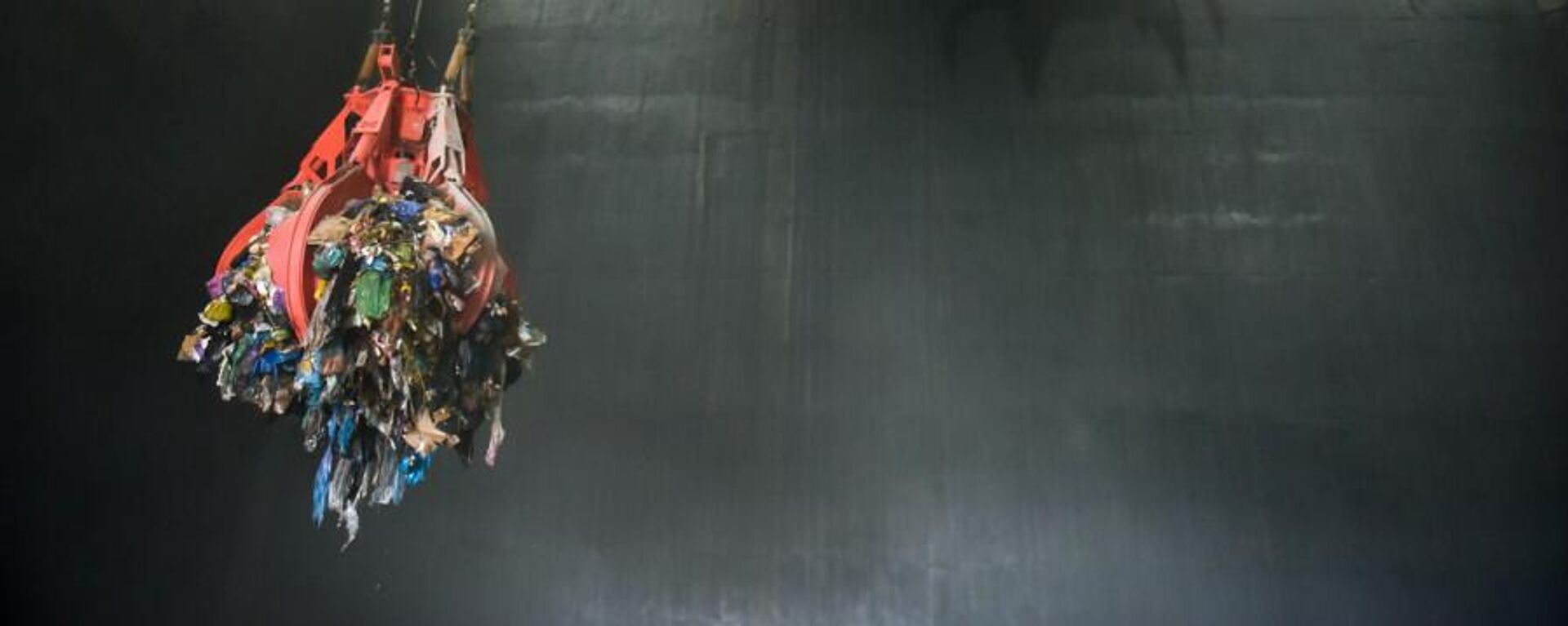 Бишкектеги таштандыны кайра иштеткен завод - Sputnik Кыргызстан, 1920, 02.12.2025