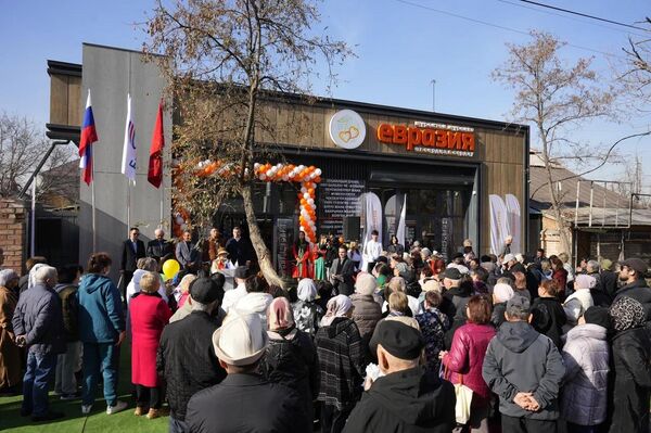 В Бишкеке состоялось открытие пятого социального магазина &quot;Евразия&quot; - Sputnik Кыргызстан