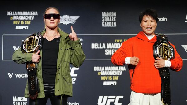 Валентина Шевченко и Чжан Вэйли на пресс-конференции UFC 322 Нью-Йорке - Sputnik Кыргызстан