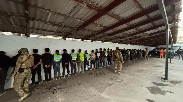 Задержанные за драку в Аламудунском районе водители грузовиков - Sputnik Кыргызстан