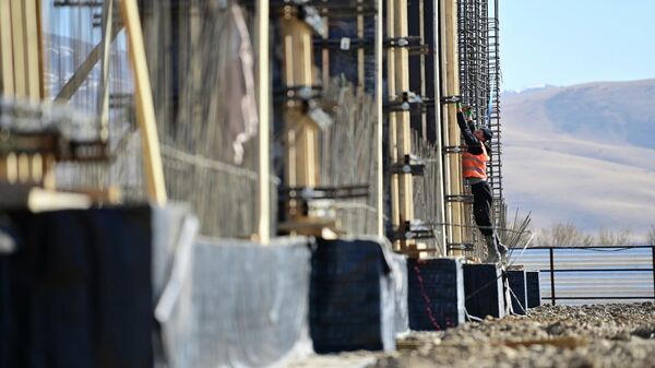 Строительство международного аэропорта Джалал-Абад в Сузакском районе - Sputnik Кыргызстан