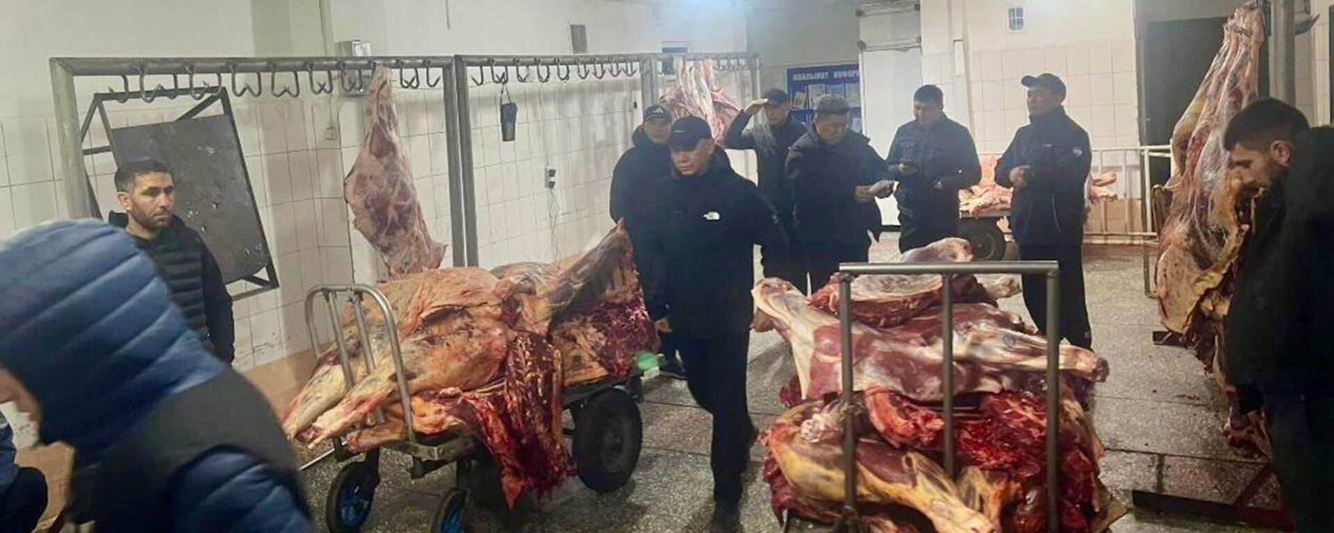 УКМК эттин баасын жөнгө салуу үчүн Бишкекте рейд жүргүздү - Sputnik Кыргызстан, 1920, 18.11.2025