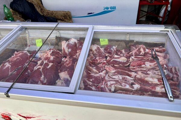 Рейд ГКНБ по регулированию цен на мясо в Бишкеке - Sputnik Кыргызстан