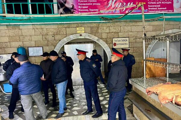 Рейд ГКНБ по регулированию цен на мясо в Бишкеке - Sputnik Кыргызстан