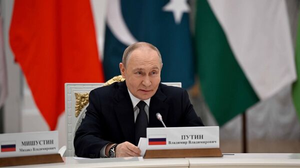Встреча Владимира Путина с главами правительств и делегаций государств-членов ШОС  - Sputnik Кыргызстан
