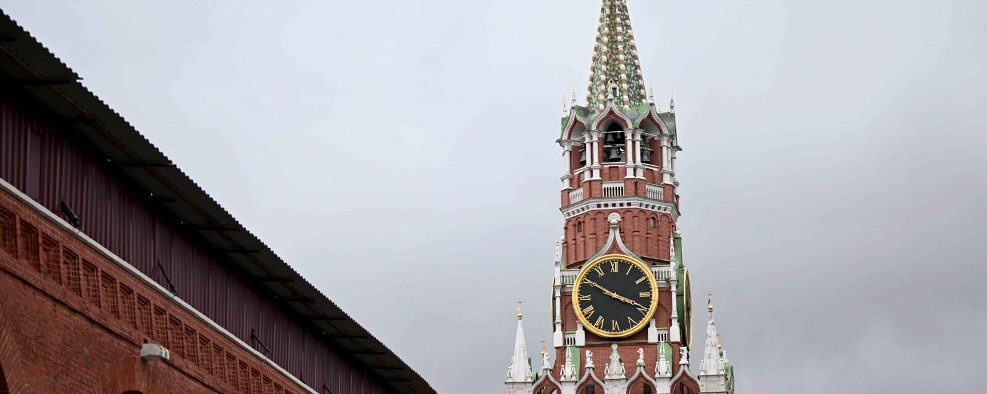 Здание Кремля в Москве - Sputnik Кыргызстан, 1920, 05.07.2026
