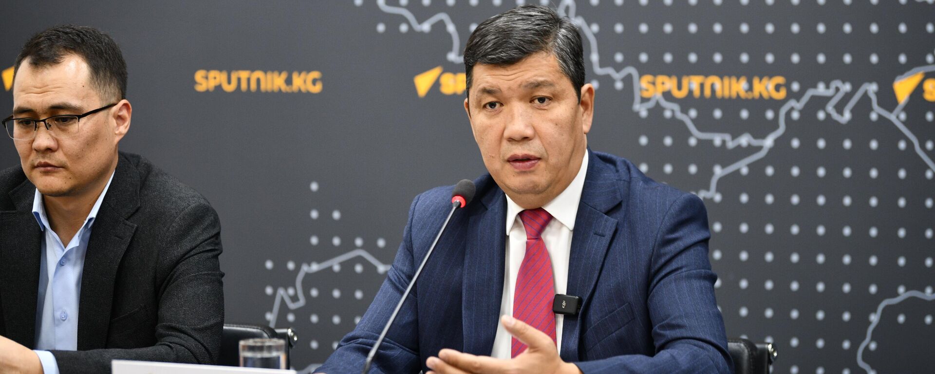 Бишкек мэри Айбек Жунушалиев - Sputnik Кыргызстан, 1920, 02.12.2025