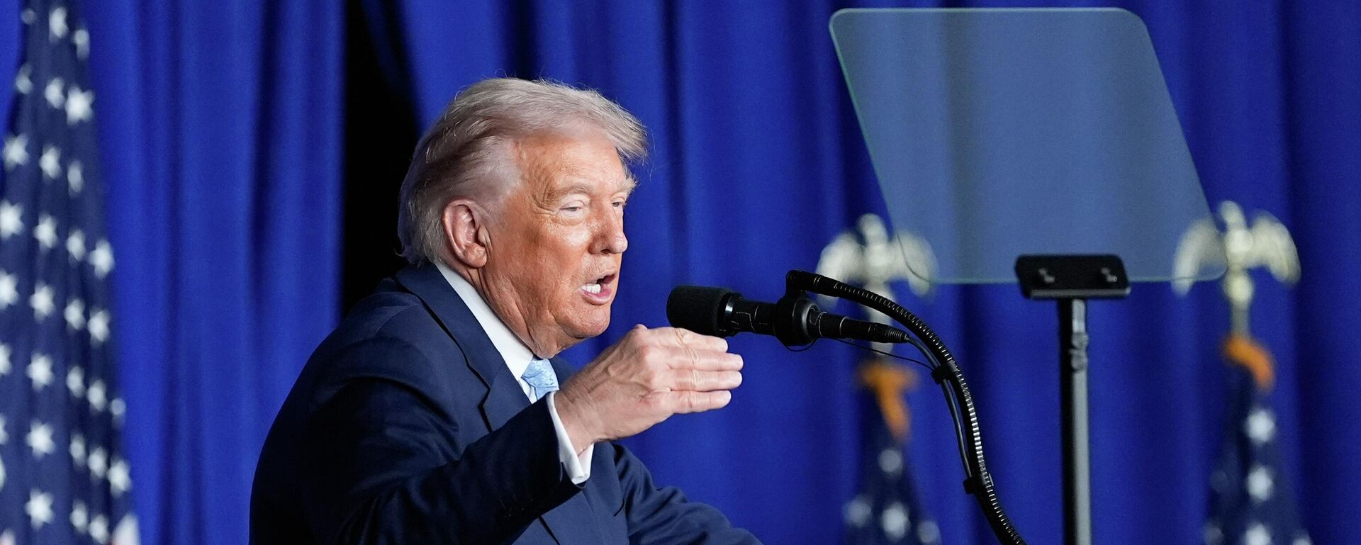 Президент США Дональд Трамп - Sputnik Кыргызстан, 1920, 20.11.2025