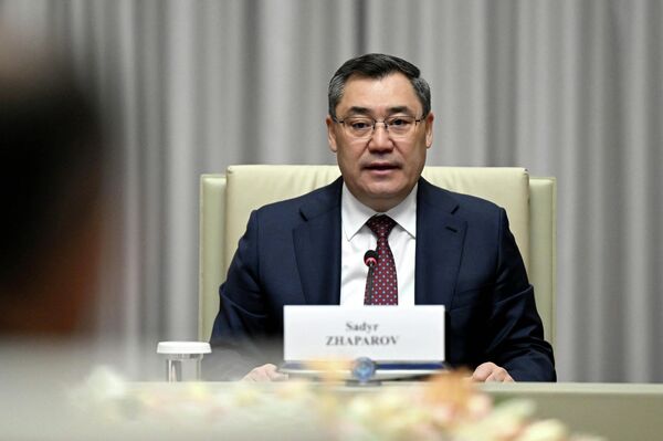 Президент Садыр Жапаров Азия өнүктүрүү банкынын президенти Масато Канданы кабыл алды - Sputnik Кыргызстан