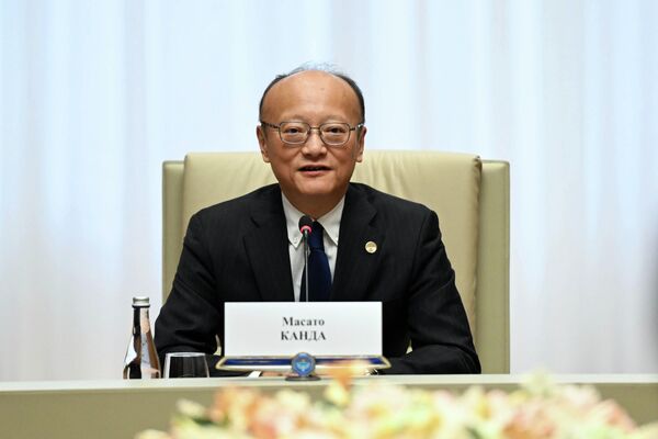 Айрыкча өлкөнүн региондук хаб болуусуна өбөлгө болчу транспорттук долбоорлорго көңүл бурганы белгиленди - Sputnik Кыргызстан