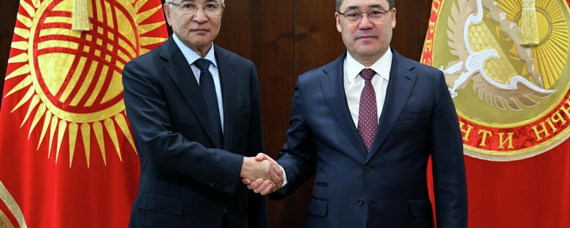 Встреча Садыра Жапарова и генсека ОДКБ Имангали Тасмагамбетова - Sputnik Кыргызстан, 1920, 20.11.2025
