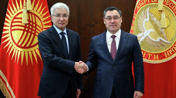Встреча Садыра Жапарова и генсека ОДКБ Имангали Тасмагамбетова - Sputnik Кыргызстан