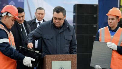 Президент КР Садыр Жапаров принял участие в церемонии закладки капсулы городка "Алтай"