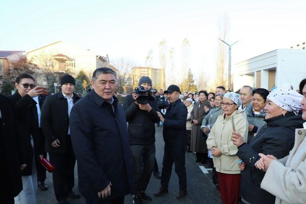 Маалыматта борборго өлкөдө жок медициналык жабдуулар: бир нече УЗИ аппараты, видеогастроскоп, видеобронхоскоп жана видеоколоноскобу бар эндоскопиялык ультраүндүү аппарат алып келингени айтылат - Sputnik Кыргызстан