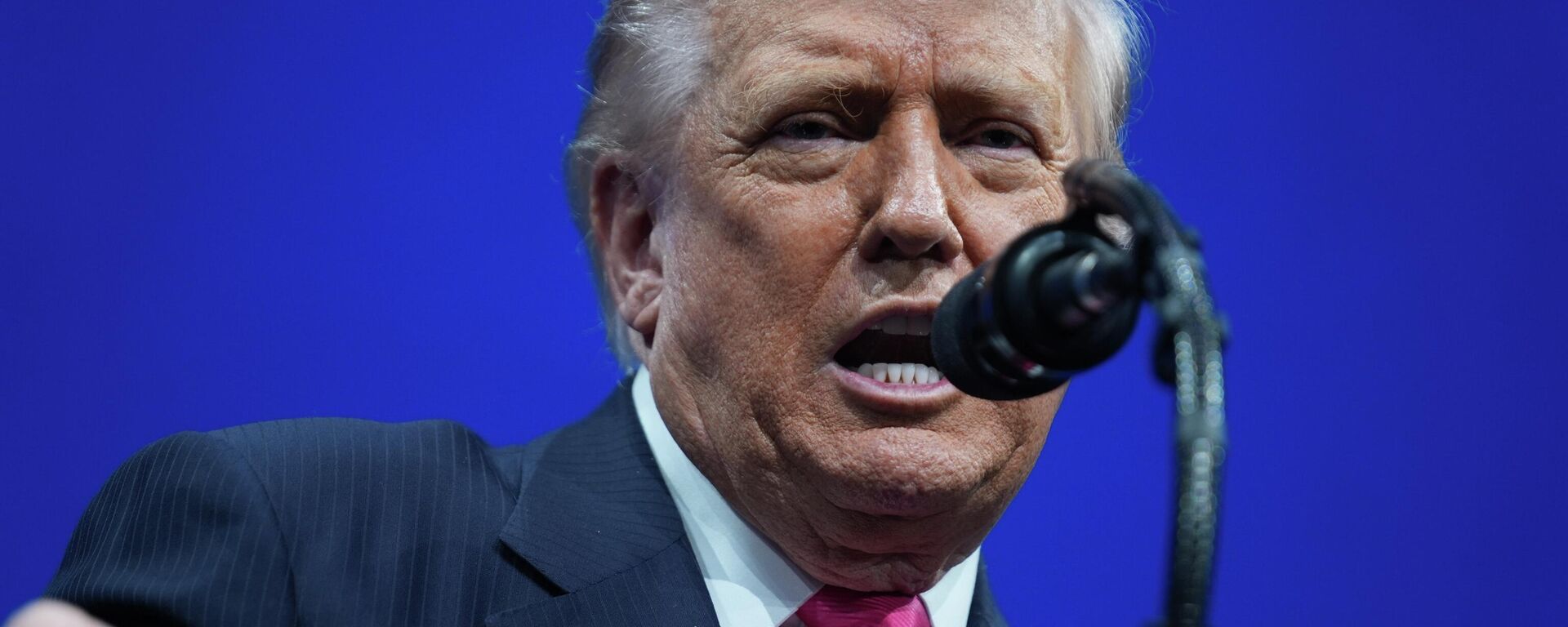 АКШ президенти Дональд Трамп - Sputnik Кыргызстан, 1920, 22.11.2025