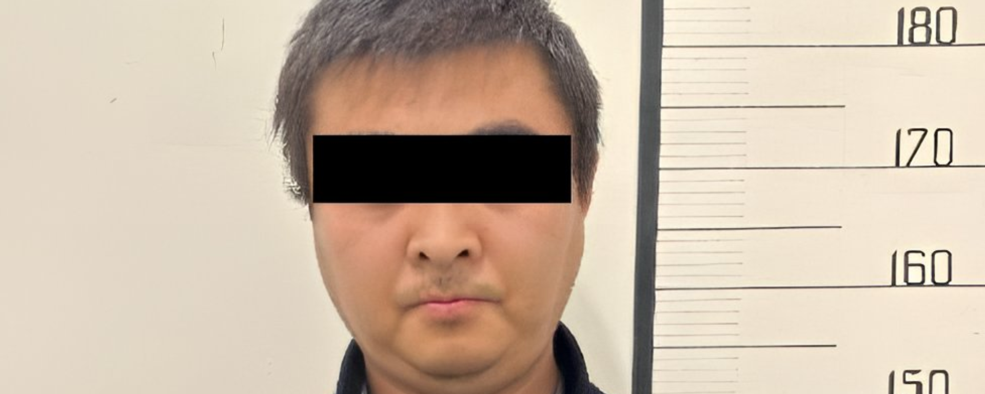 Подозреваемый лже-сотрудник ГКНБ - Sputnik Кыргызстан, 1920, 22.11.2025