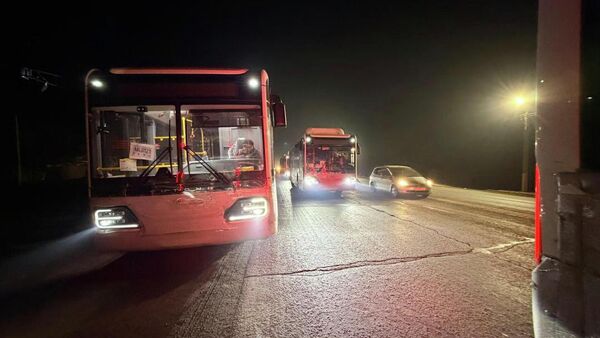 Поступление первых партий новых автобусов марки Yutong в Бишкек - Sputnik Кыргызстан