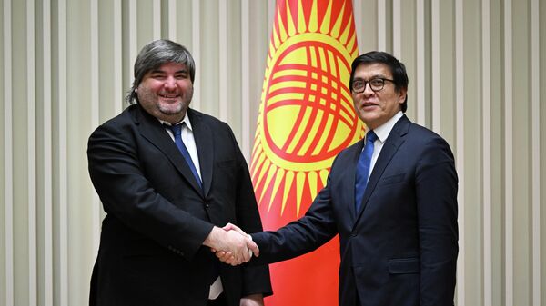 Встреча Эдиля Байсалова и Вадима Титова - Sputnik Кыргызстан