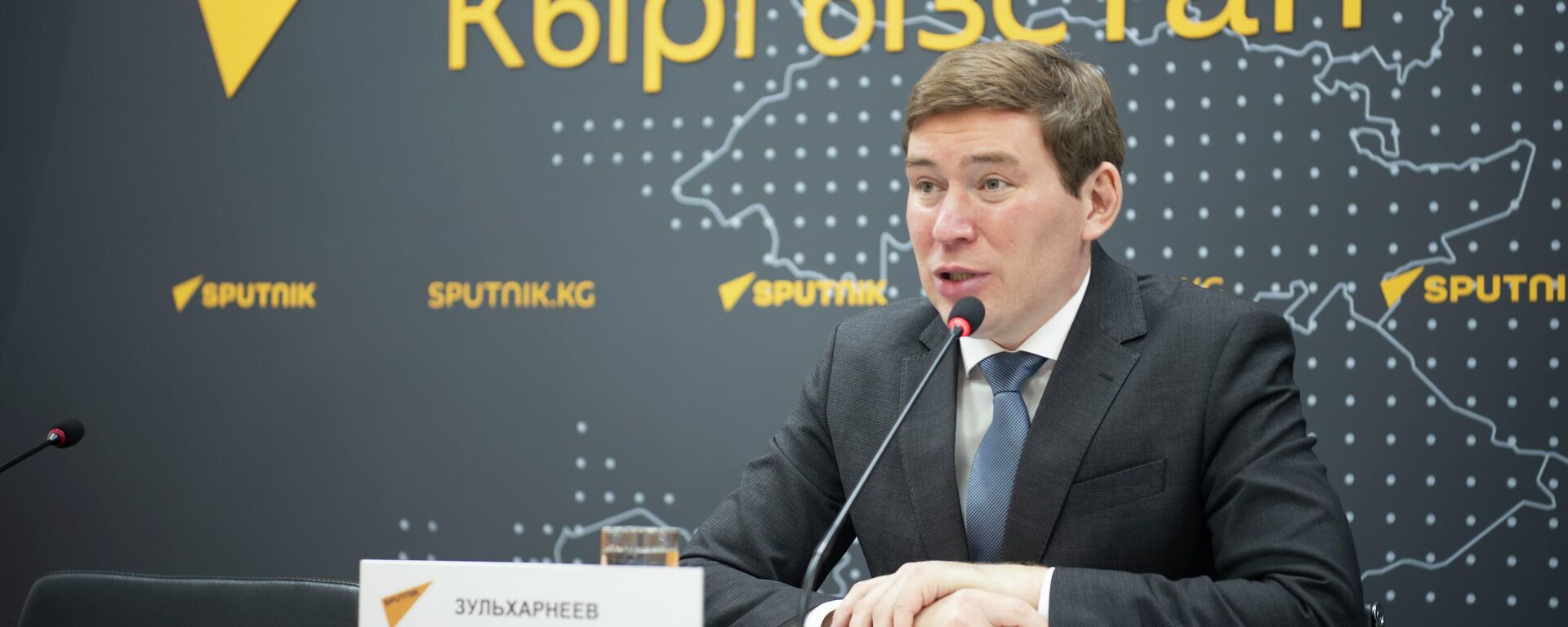 Руководитель представительства Россотрудничества в КР Альберт Зульхарнеев - Sputnik Кыргызстан, 1920, 24.11.2025