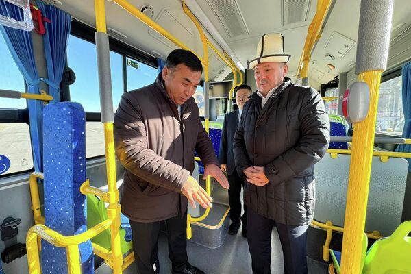 В церемонии передачи принял участие председатель кабинета министров Адылбек Касымалиев - Sputnik Кыргызстан