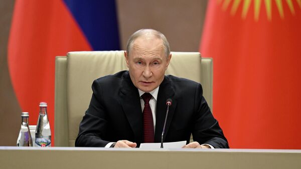 Президент РФ Владимир Путин на переговорах с главой КР Садыром Жапаровым - Sputnik Кыргызстан