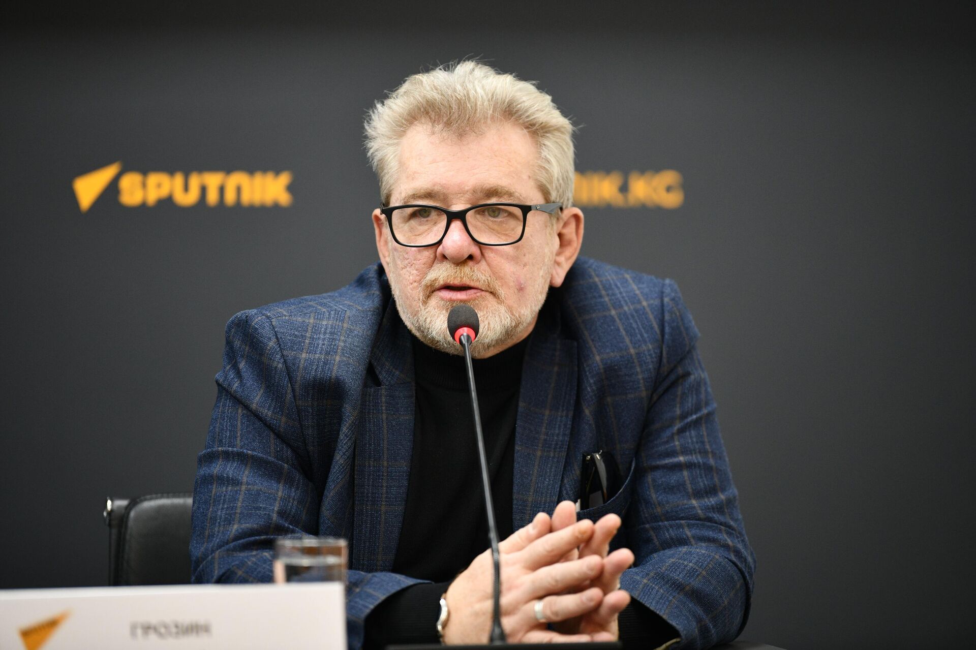 Старший научный сотрудник ЛИСЦАиКИВ РАН Андрей Грозин - Sputnik Кыргызстан, 1920, 04.06.2026