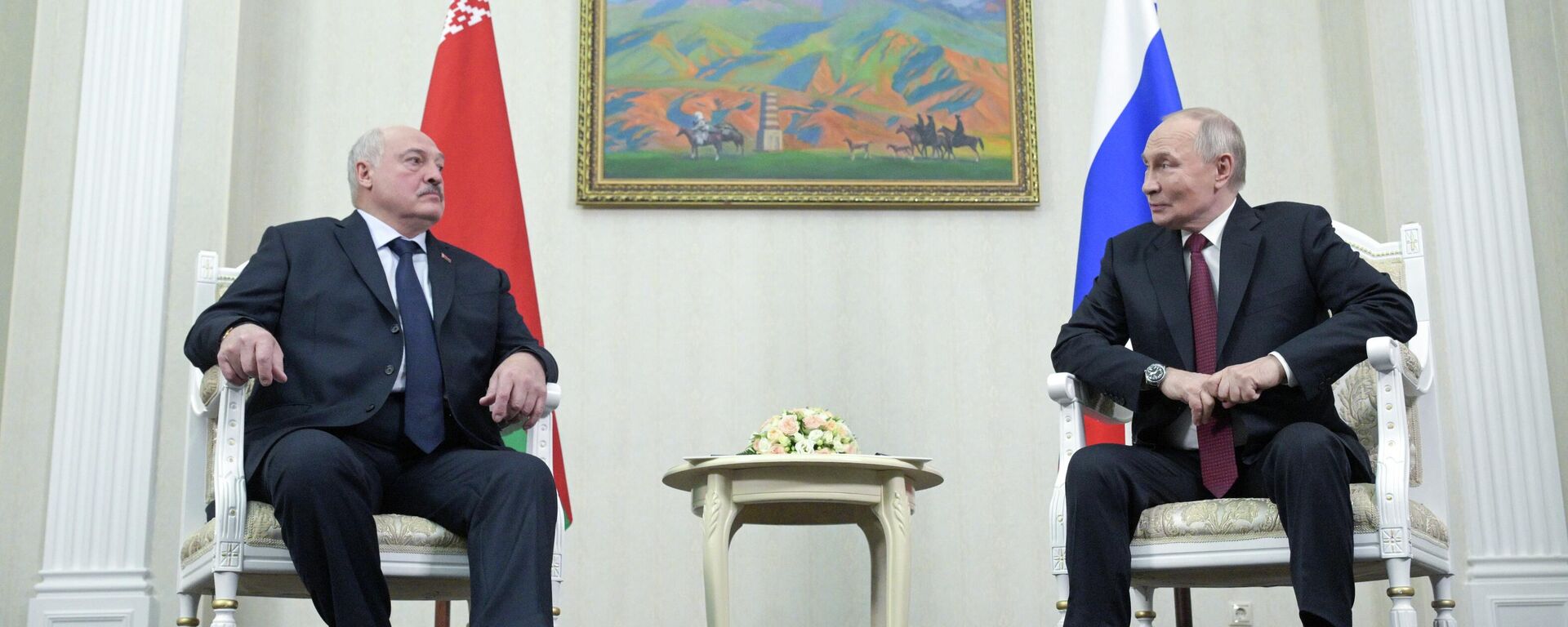Россия менен Беларустун президенттери Владимир Путин жана Александр Лукашенко Бишкекте - Sputnik Кыргызстан, 1920, 26.11.2025