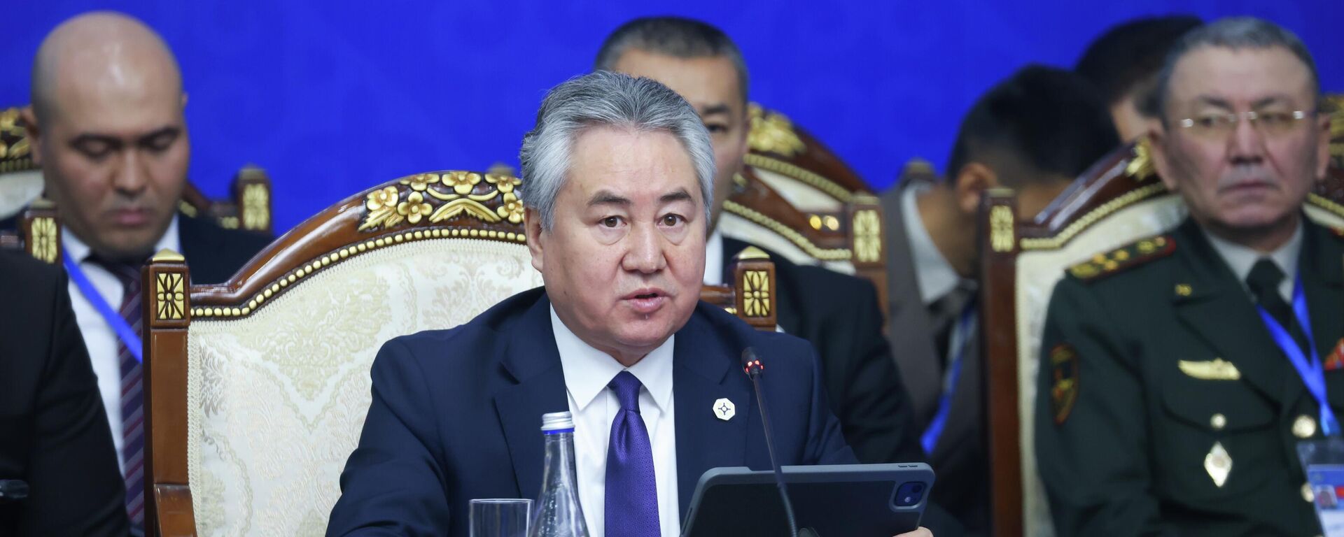 Кыргызстандын тышкы иштер министри Жээнбек Кулубаев  - Sputnik Кыргызстан, 1920, 27.11.2025