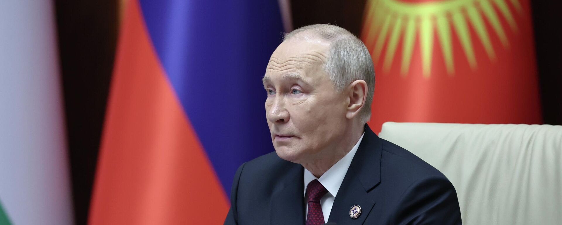 Президент РФ Владимир Путин на саммите ОДКБ в Бишкеке - Sputnik Кыргызстан, 1920, 27.11.2025