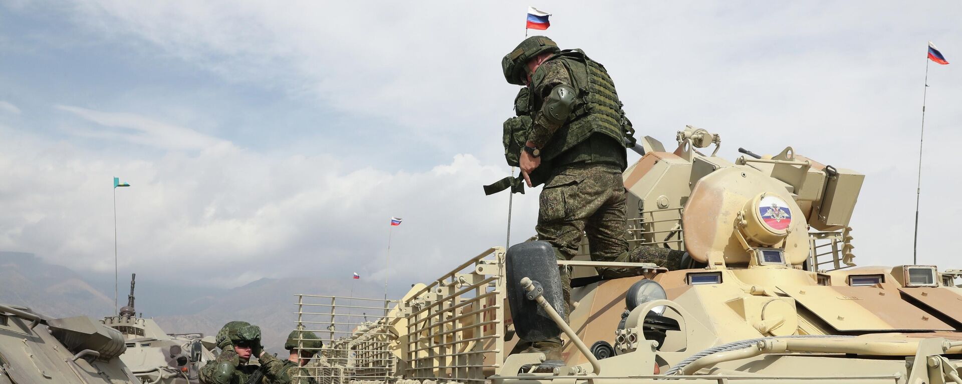 Военнослужащие ВС РФ во время командно-штабных учений Рубеж-2025 в Кыргызстане. Архивное фото - Sputnik Кыргызстан, 1920, 27.11.2025