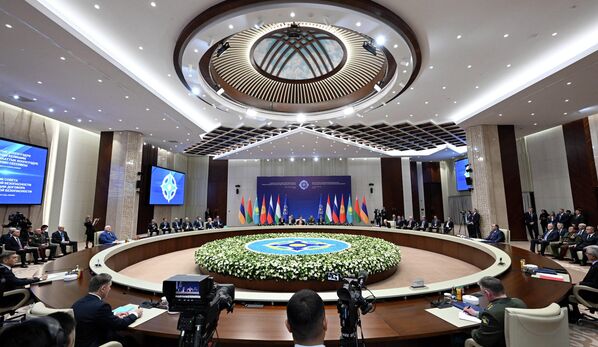 ЖККУга мүчө мамлекеттердин башчылары Жамааттык коопсуздук кеңешинин жыйыны учурунда - Sputnik Кыргызстан