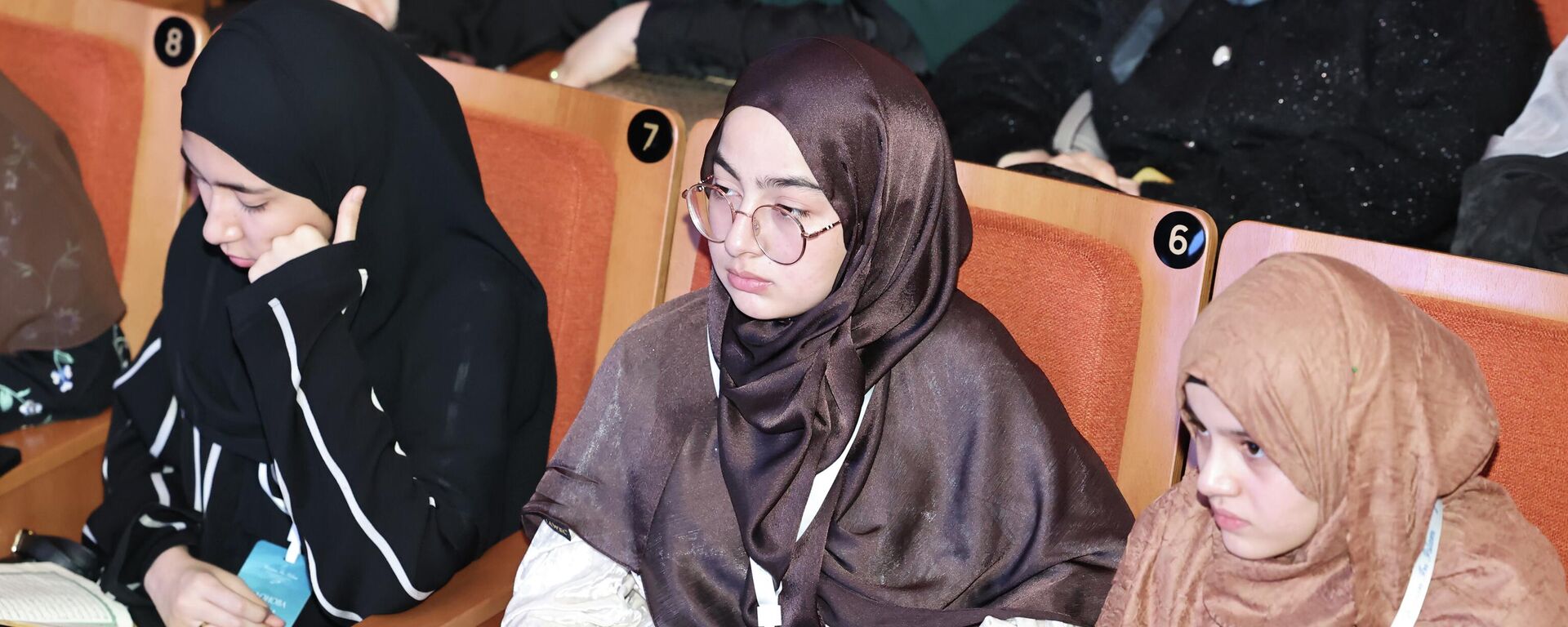 Россиядагы Куран окуу мелдешинин катышуучулары. Архив Россиядагы Куран окуу мелдешинин катышуучулары. Архив - Sputnik Кыргызстан, 1920, 28.11.2025